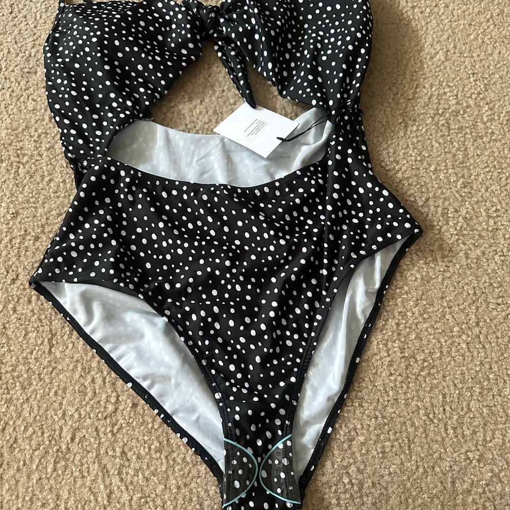 Brand new Black and White Polka Dot glamorous Swimsuit size XL